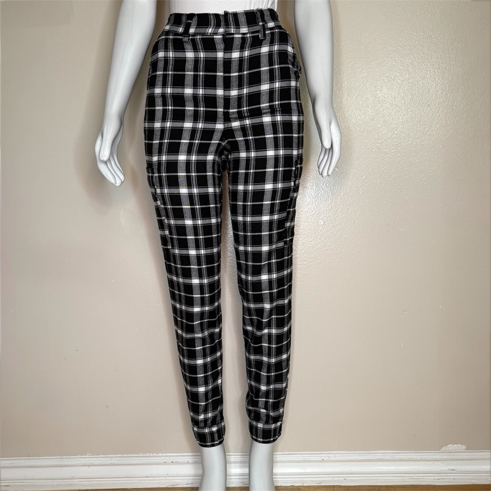 Ultra high-rise black white plaid pattern pants